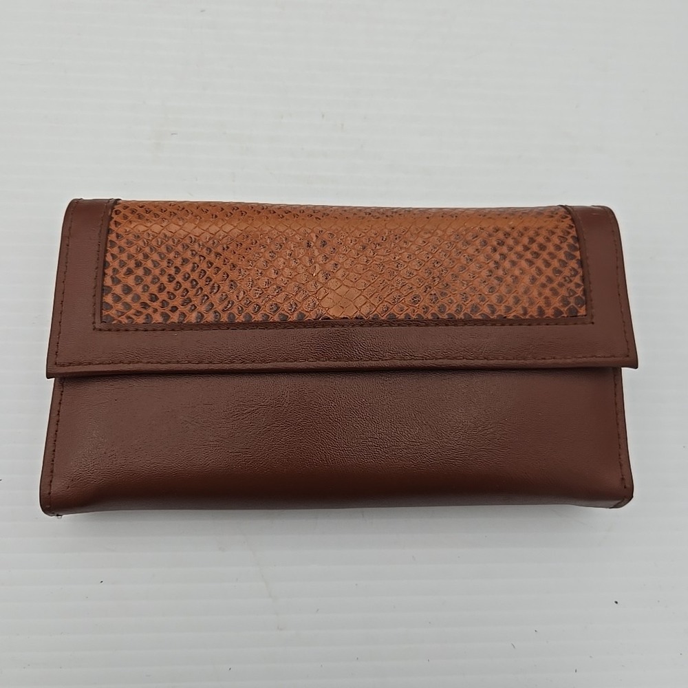 Avon vintage brown faux leather checkbook wallet 1983 made in Hong Kong